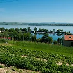 Palava 4 S Terasou A Vyhledem Na Jezero Appartement *
